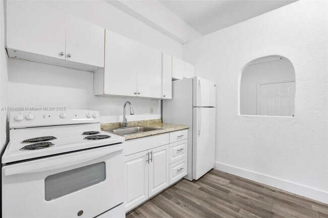 Building Photo - 2300 W Flagler St