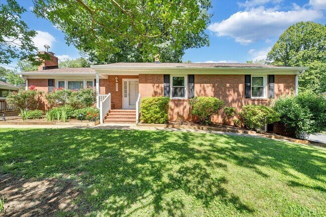 Building Photo - 405 Oakland Cir