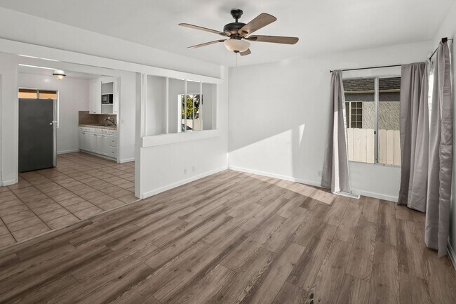 Building Photo - Emerson St