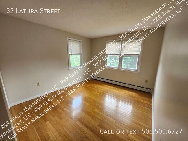 Building Photo - 32 Latura St