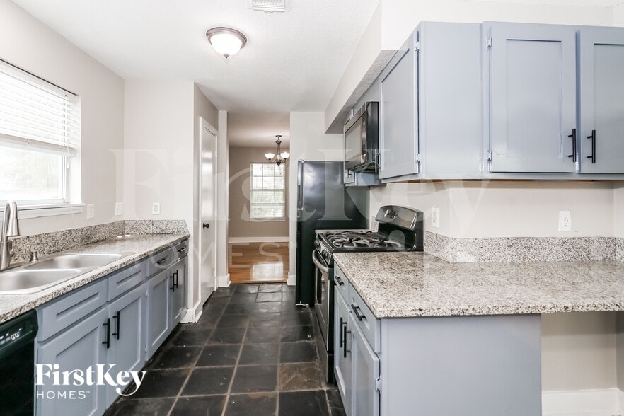 Building Photo - 256 Rolling Brook Dr