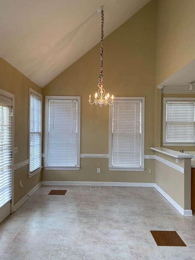 Building Photo - Orchard Farms, 4 Bedroom 2.5 Bath