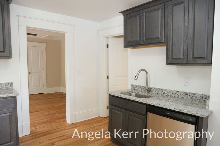 Building Photo - 630 Joyner St