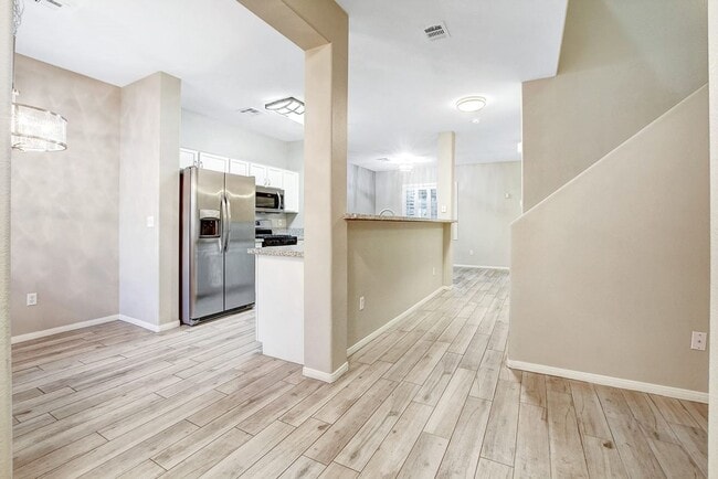Building Photo - 716 Peachy Canyon Cir
