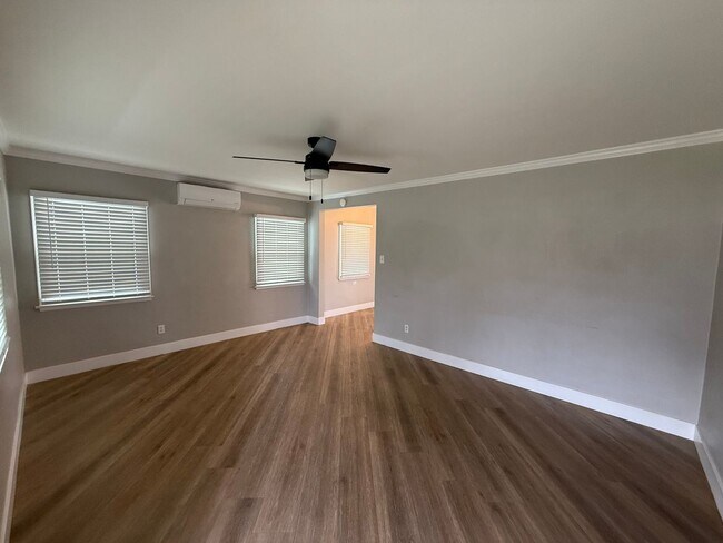 Building Photo - Multi Generation Home 4 Bedroom 3 Bath