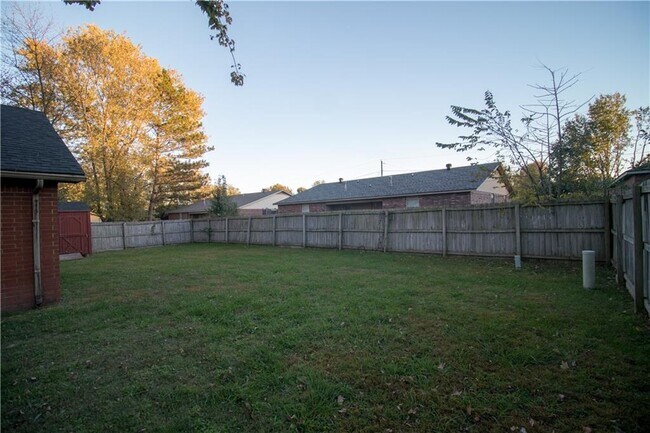 Building Photo - 1703 Watson Ave