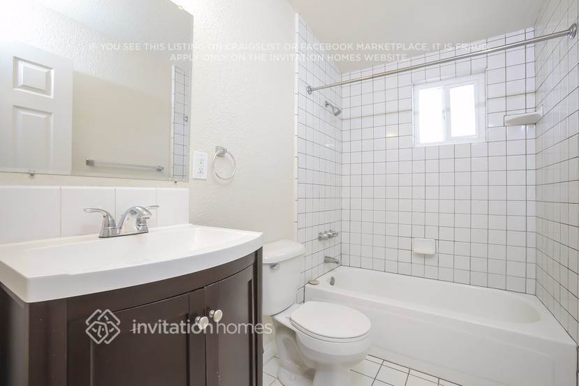 Building Photo - 452 Bard St