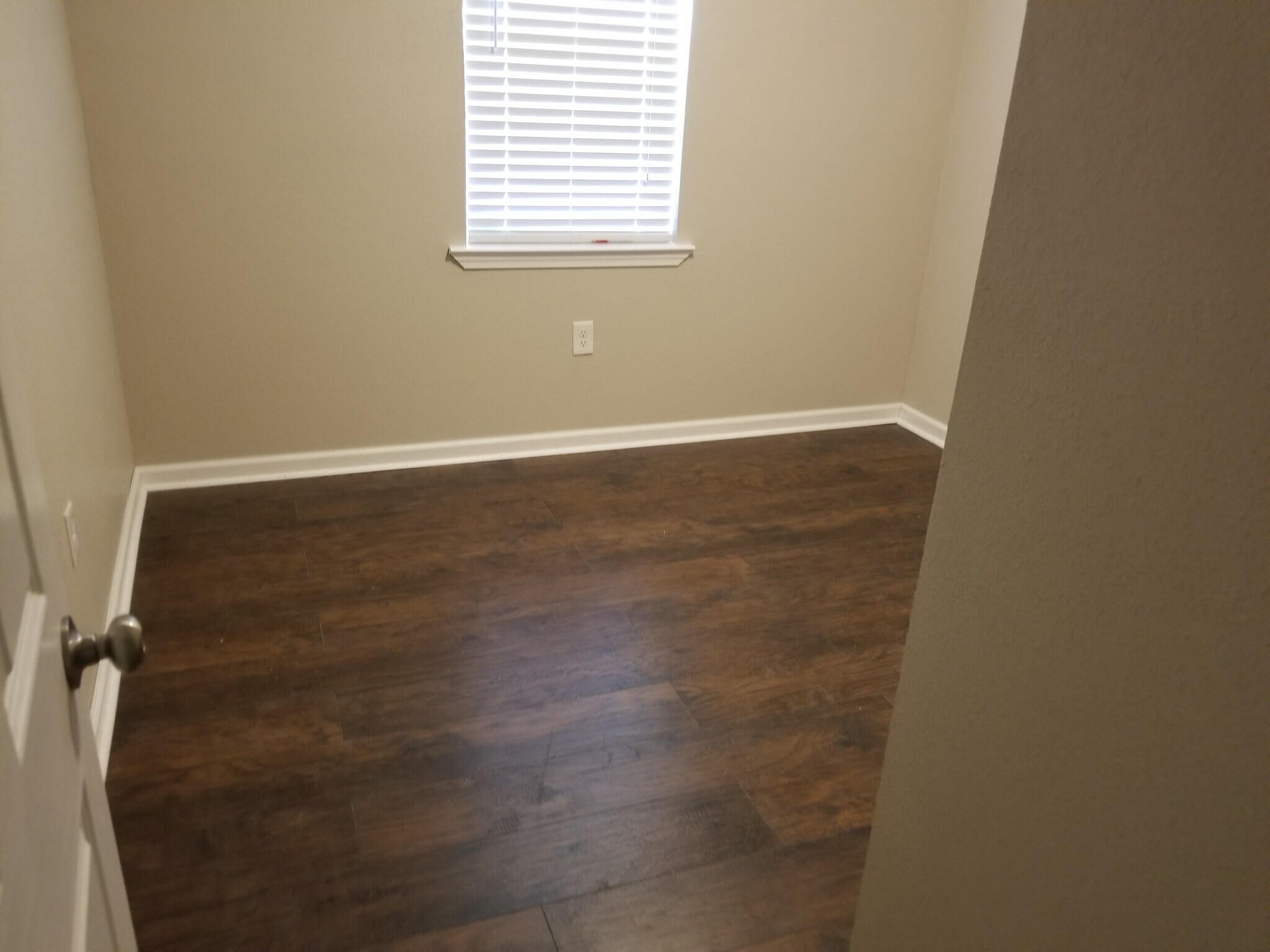 Building Photo - 413 Pine St