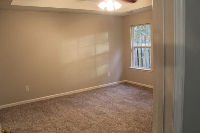 Building Photo - Columbia County Fort Grodon Attached home with Garage