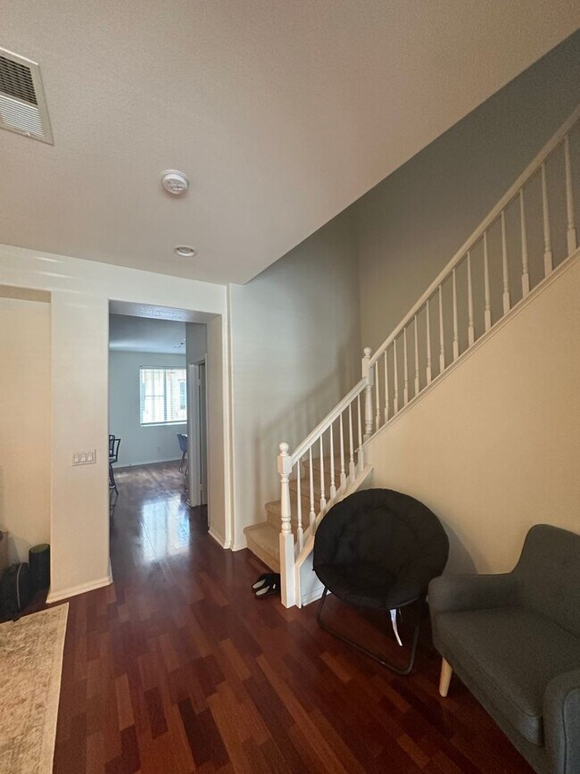 Building Photo - Stunning 3-Bedroom, 2.5-Bath Townhome in the Heart of Torrey Highlands – A Must-See!