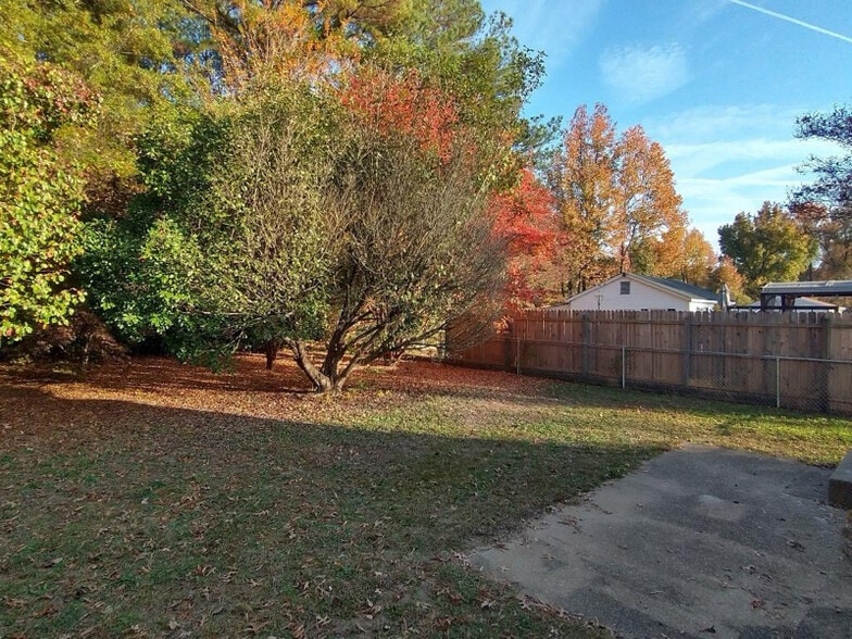 Building Photo - 7411 Griffin Ave