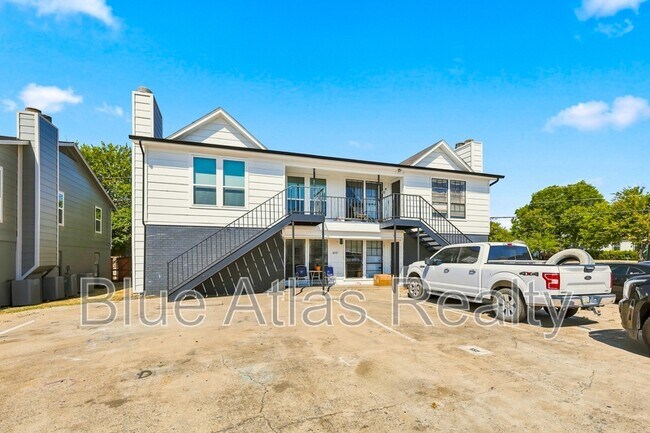 Building Photo - 8137 Foxfire Ln
