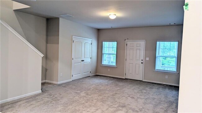 Building Photo - 549 Ruths Dr