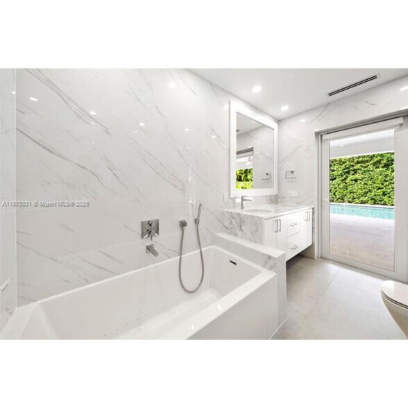 Building Photo - 4380 Lake Rd