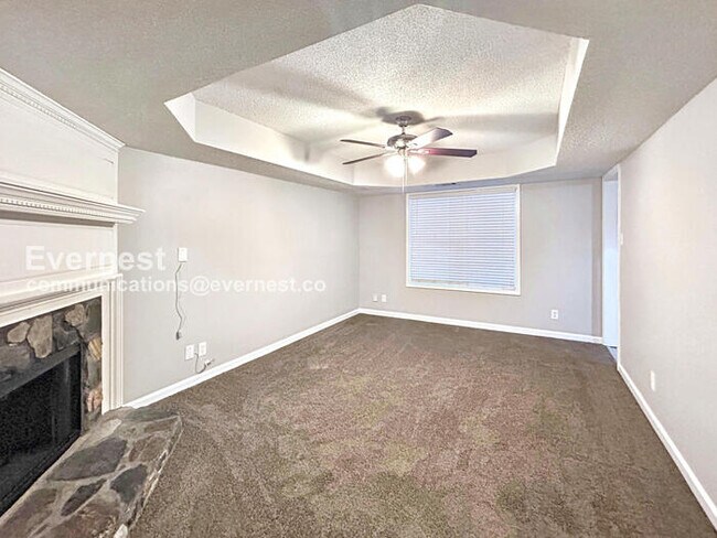 Building Photo - Limited Time Special Offer / 5 Bed, 3.5 Bath Home with Attached Garage / Pet-Friendly / Vouchers ...