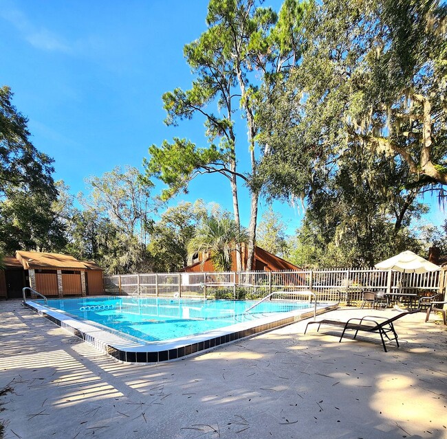 Building Photo - Move in Ready in NW Gainesville!