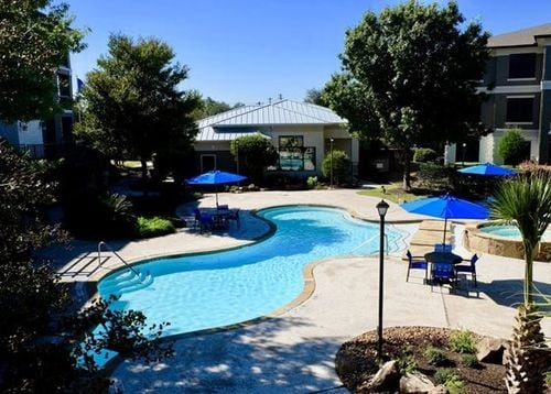 Building Photo - 11800 Dessau Rd