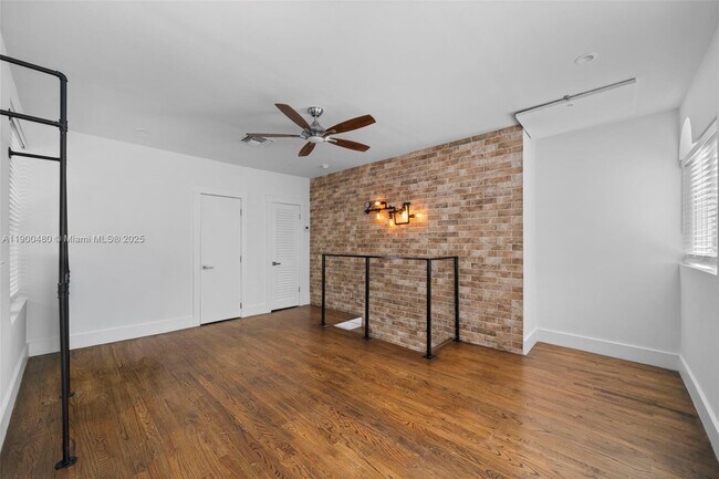 Building Photo - 739 2nd St