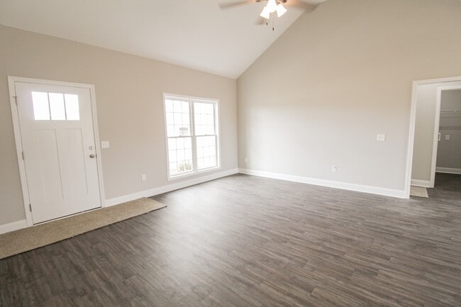 Building Photo - 312 Old Rockdale