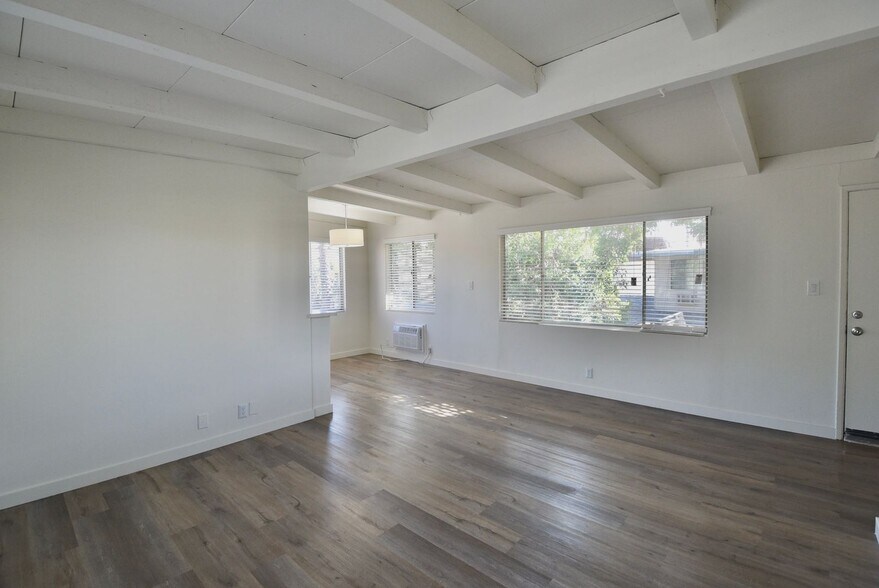 Building Photo - 6125 Whitsett Ave