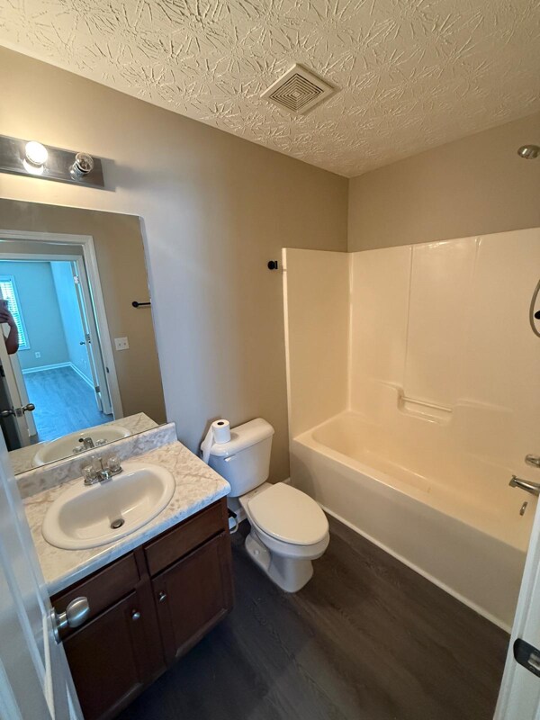 Building Photo - 518 Oakside Pl