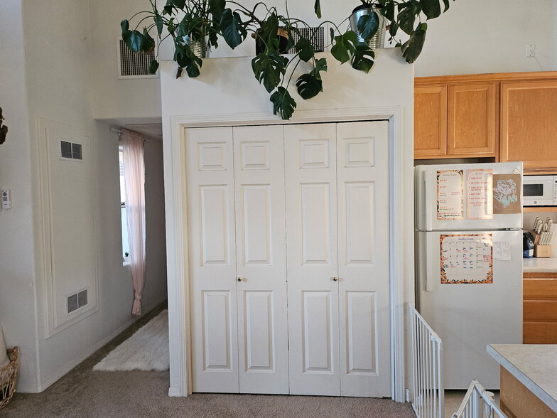 Building Photo - 3237 S Bonita St