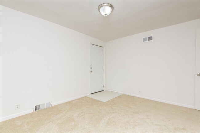 Building Photo - 4321 Melba Ave