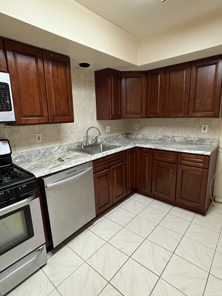 Building Photo - 18 Harrison St