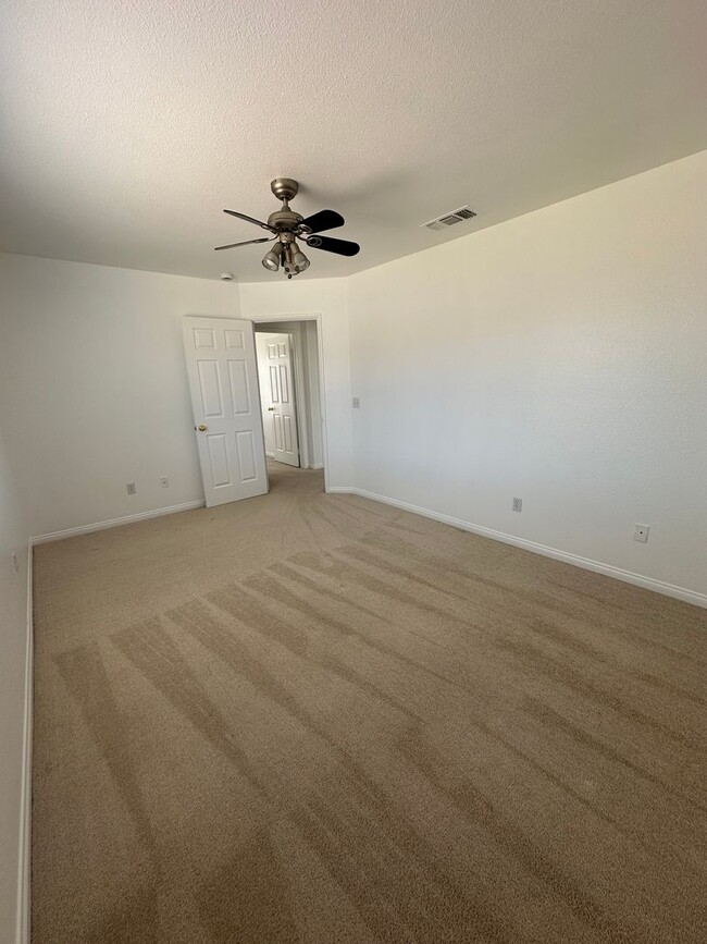 Building Photo - 3 bedroom, 2 bath in Copper Hills