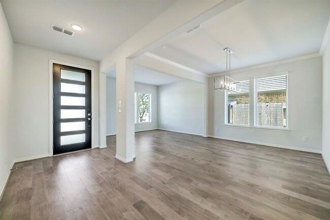 Building Photo - 8914 Milam Grove Dr