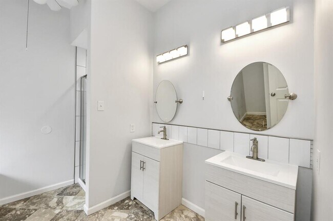 Building Photo - 2706 Plantation Dr