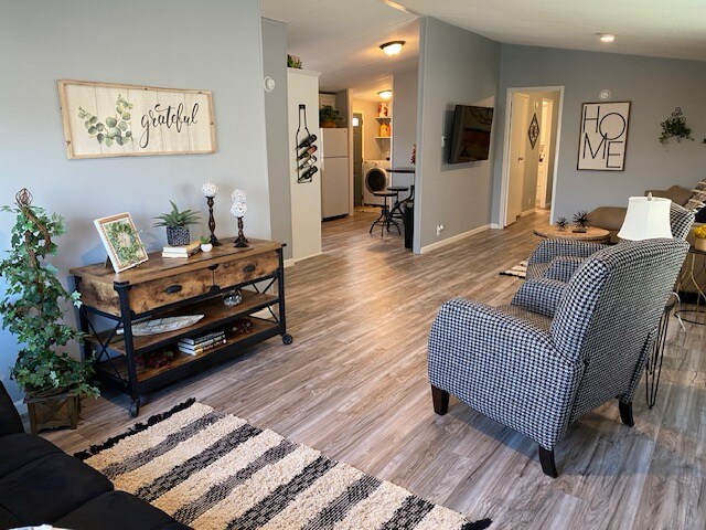 Building Photo - 713 Diamond Loop