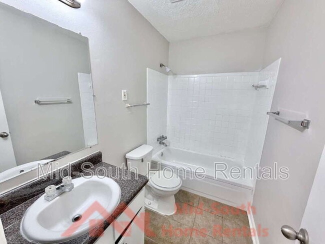 Building Photo - 4061 Navaho Ave