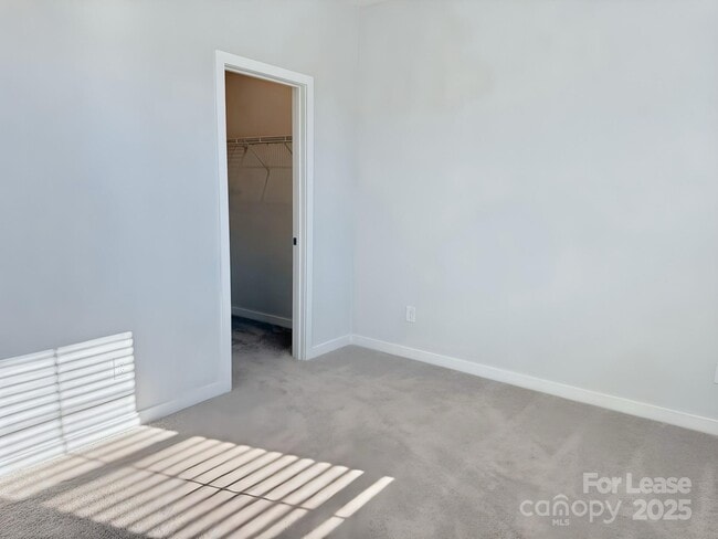 Building Photo - 14105 Alley Mae Aly