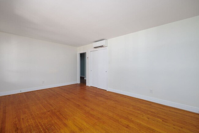 Building Photo - 4050 Forest Hill Ave