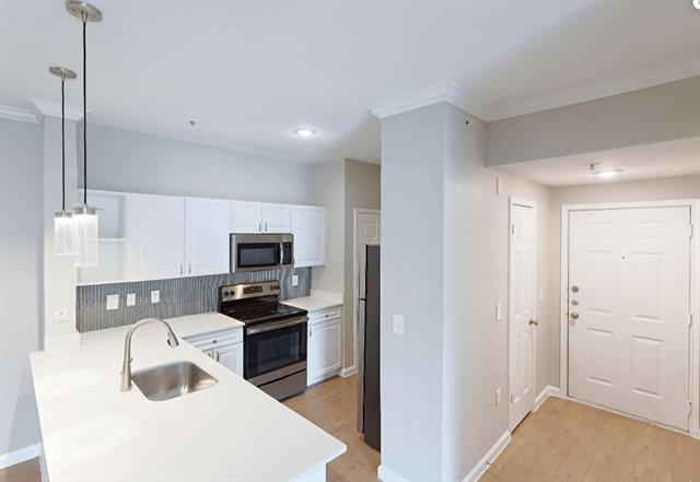 Building Photo - 10505 S I-35 Frontage Rd