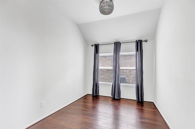 Building Photo - 319 American Black Bear Dr