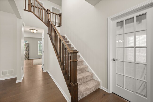 Building Photo - 406 Mary Ann Cir