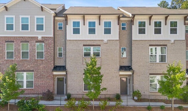 Primary Photo - 3376 Macaiva Aly