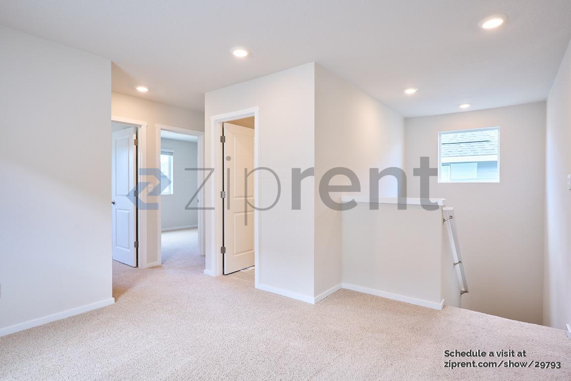 Building Photo - Unit