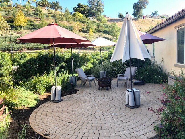 Building Photo - Stunning 4-Bedroom Home in the Desirable Gated Community of Laurel Point