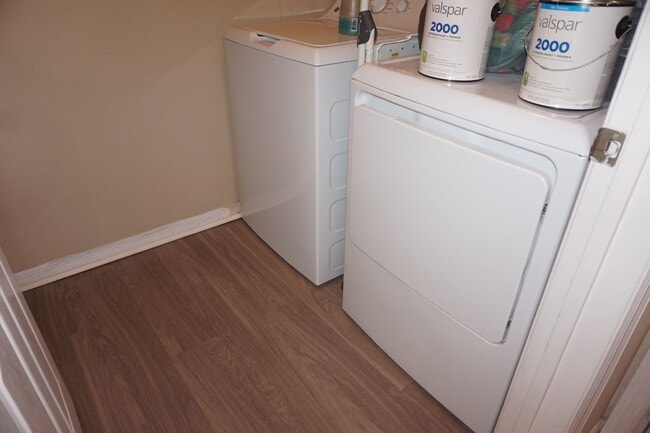 Building Photo - Villa Valencia Spacious 2 Bed 2 Bath Near Valencia Community College and 408