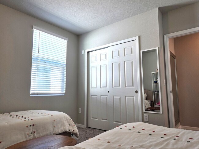 Building Photo - Pet Friendly Home in Cagan Crossings East