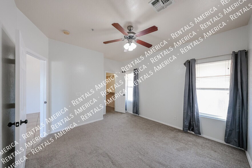 Building Photo - 2950 W Louise Dr