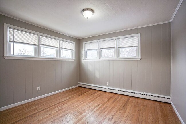 Building Photo - 27 Campbell Dr