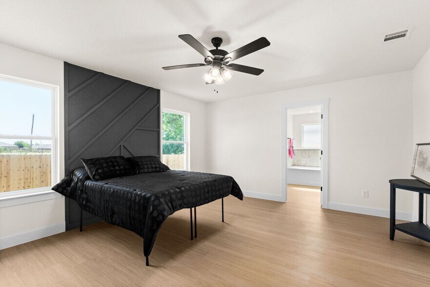 Building Photo - 2115 Blackhawk Lp