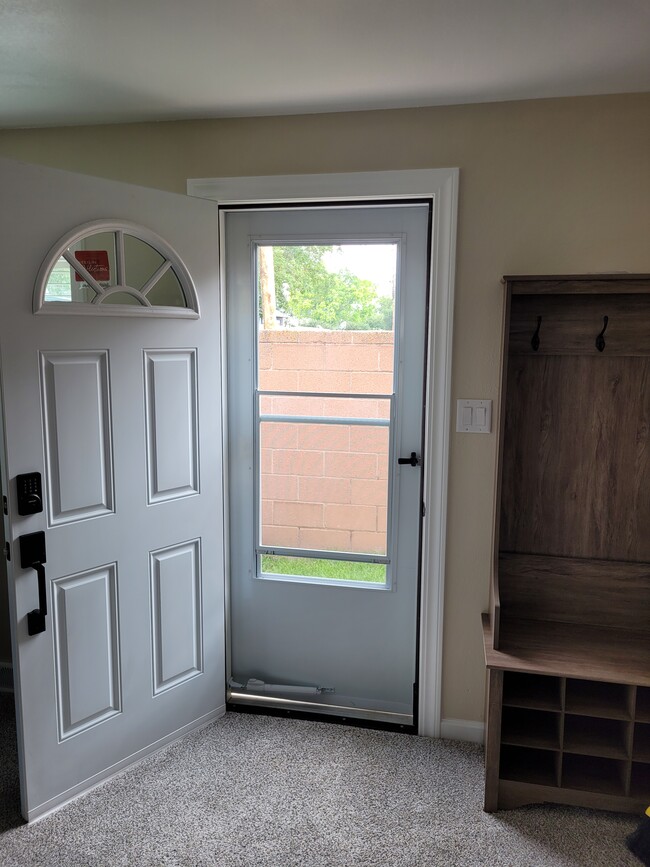 Back Screen door - 1550 Oak Ct