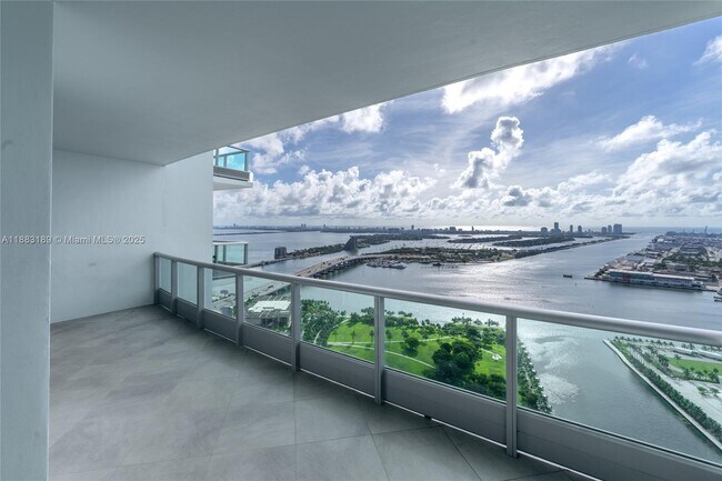 Building Photo - 900 Biscayne Blvd