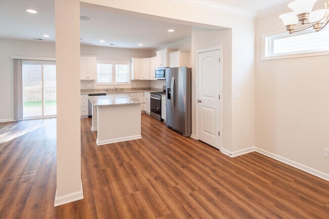 Building Photo - 220 Carvel Trl