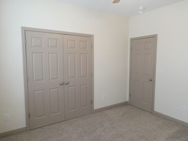 Building Photo - 3 Bedroom House in Mill Creek Manor